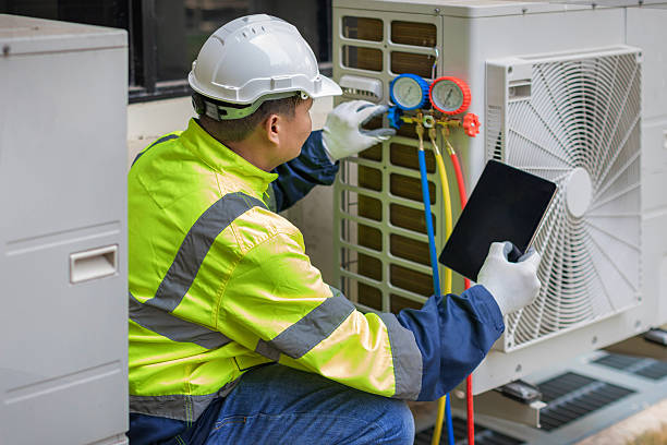 Professional Hvac technician working in Tallmadge, OH